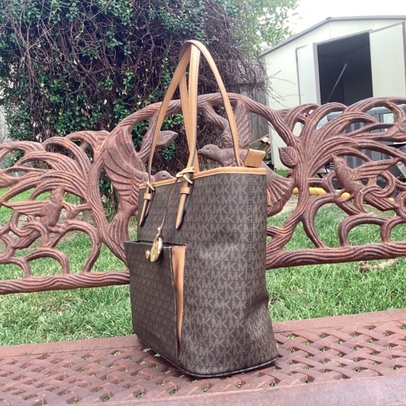 Michael Kors Jet Set Monogram Coated Canvas Brown Double Handle Large Tote Bag - Picture 2 of 9